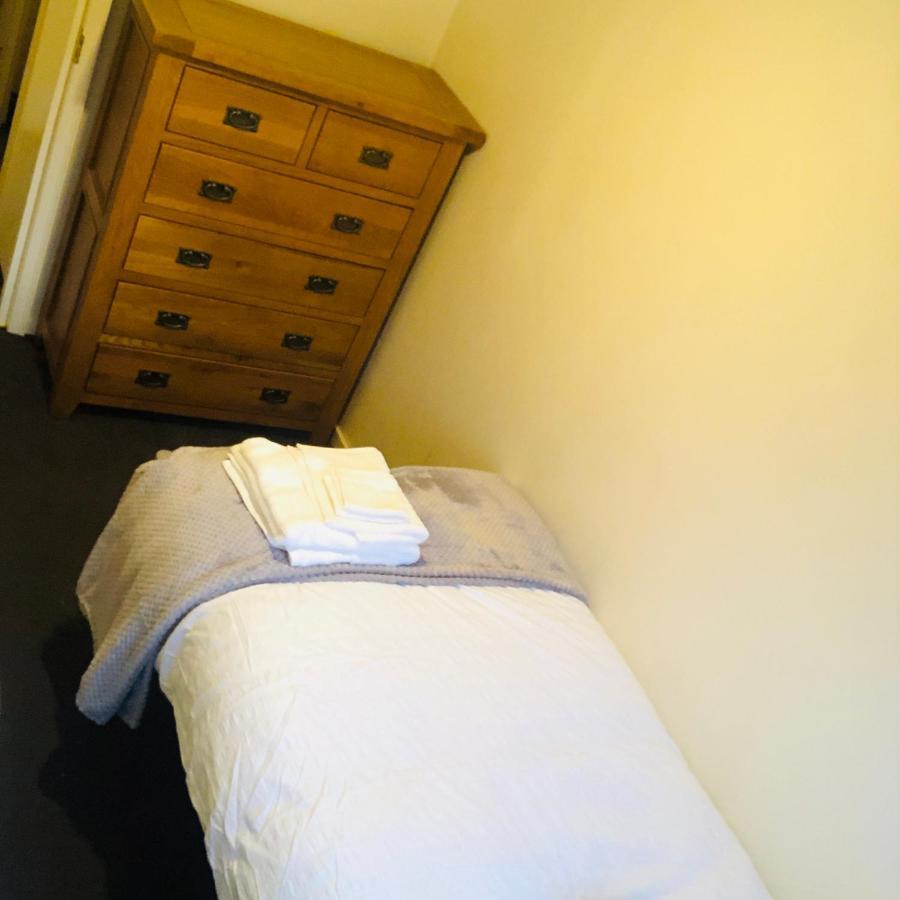 Appartement 2 Bedroom, Near Station, Fast Wi-fi, Free Parking! *