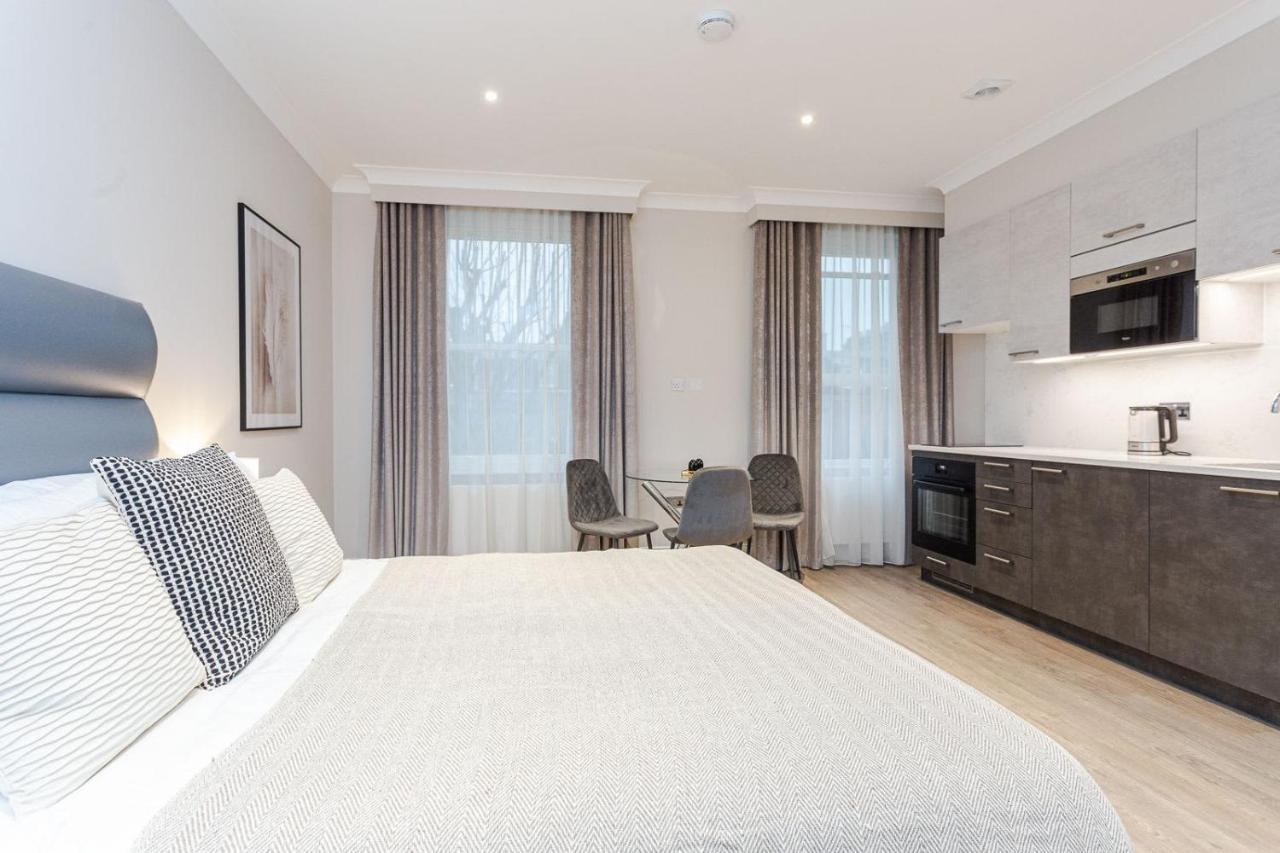 Cleveland Residences Chelsea Apartment *