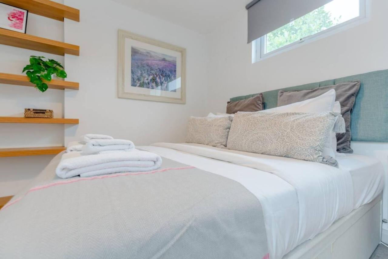 Cosy 1 Bedroom Near Wimbledon Station *