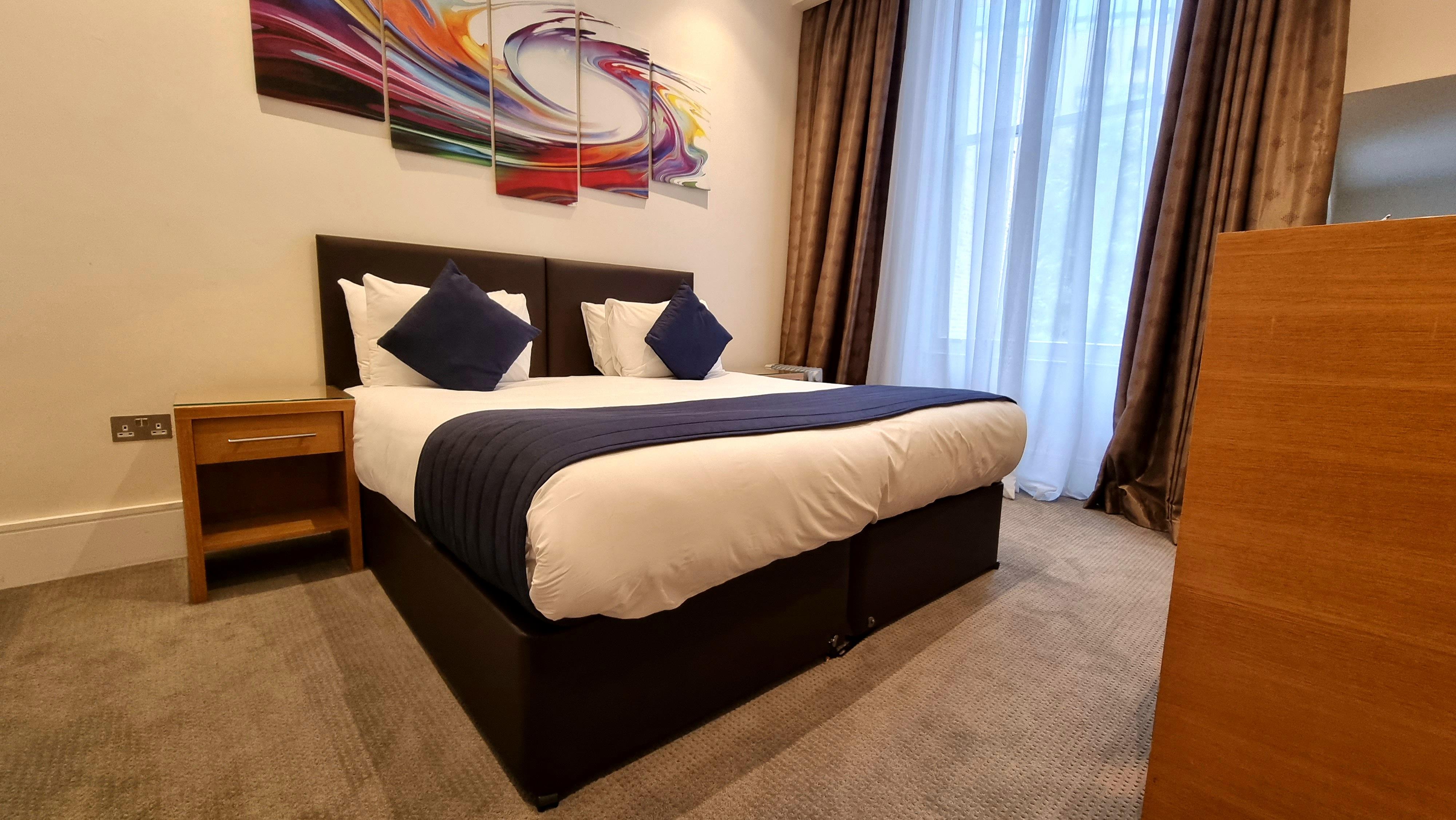 The Park Grand Plaza Kensington 4* London