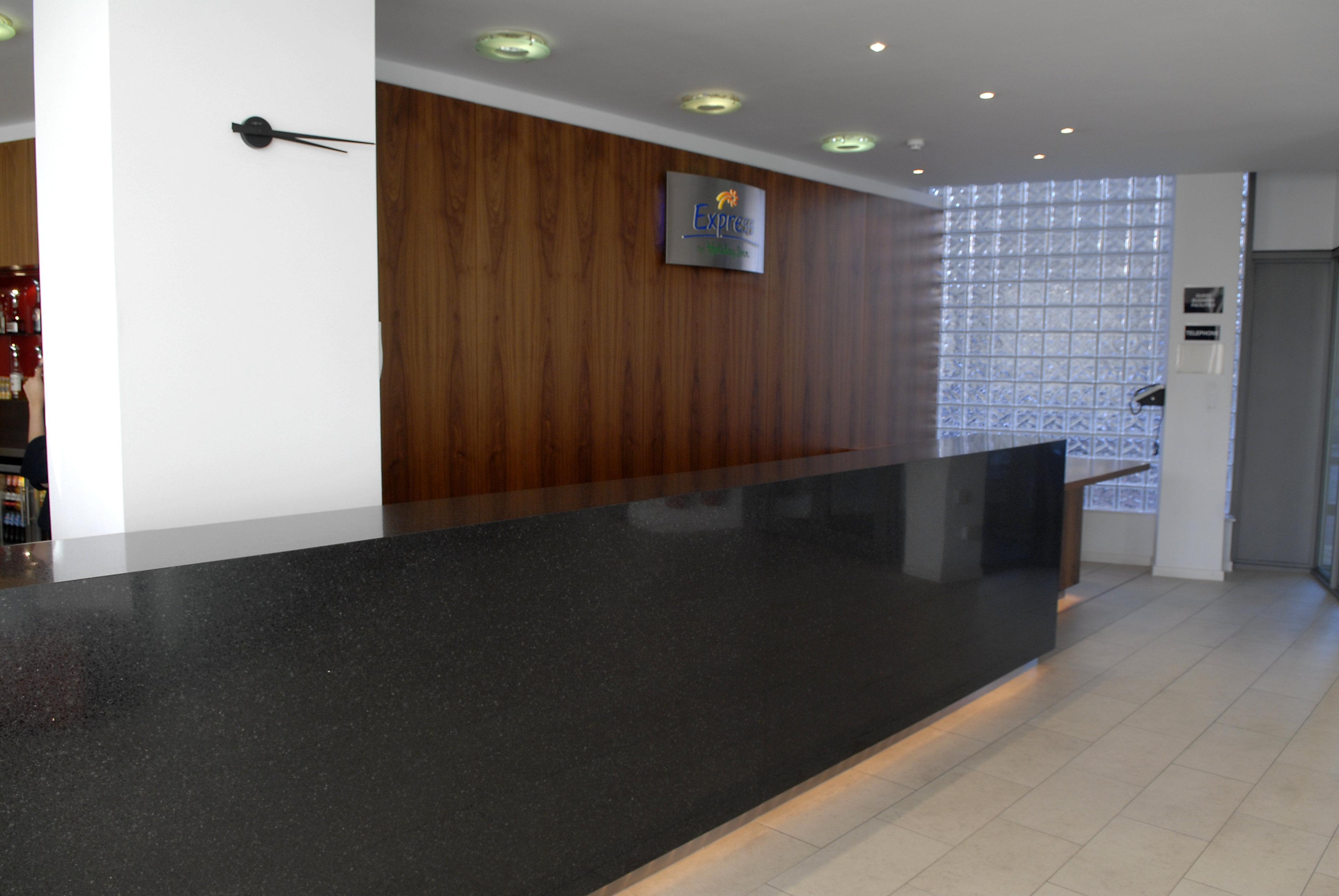 Express City, An Ihg Hotel