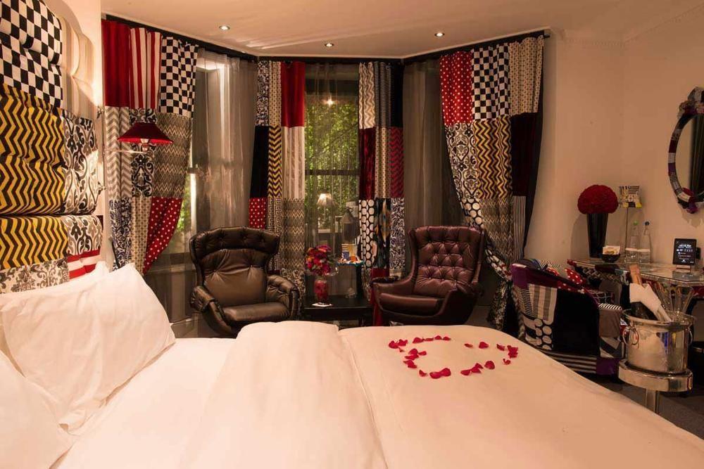 The Exhibitionist 5* London