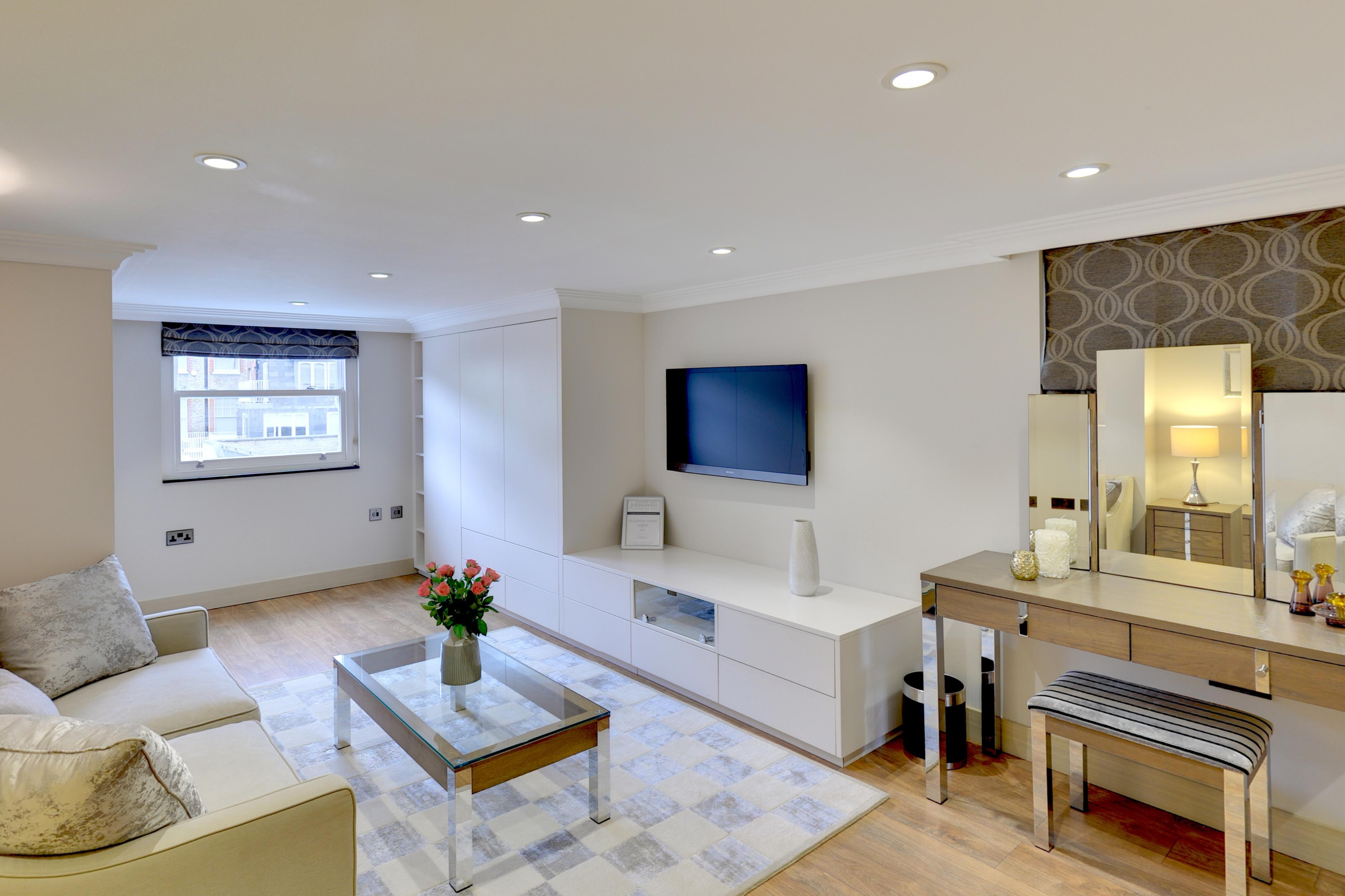 Claverley Court Apartahotel 5*