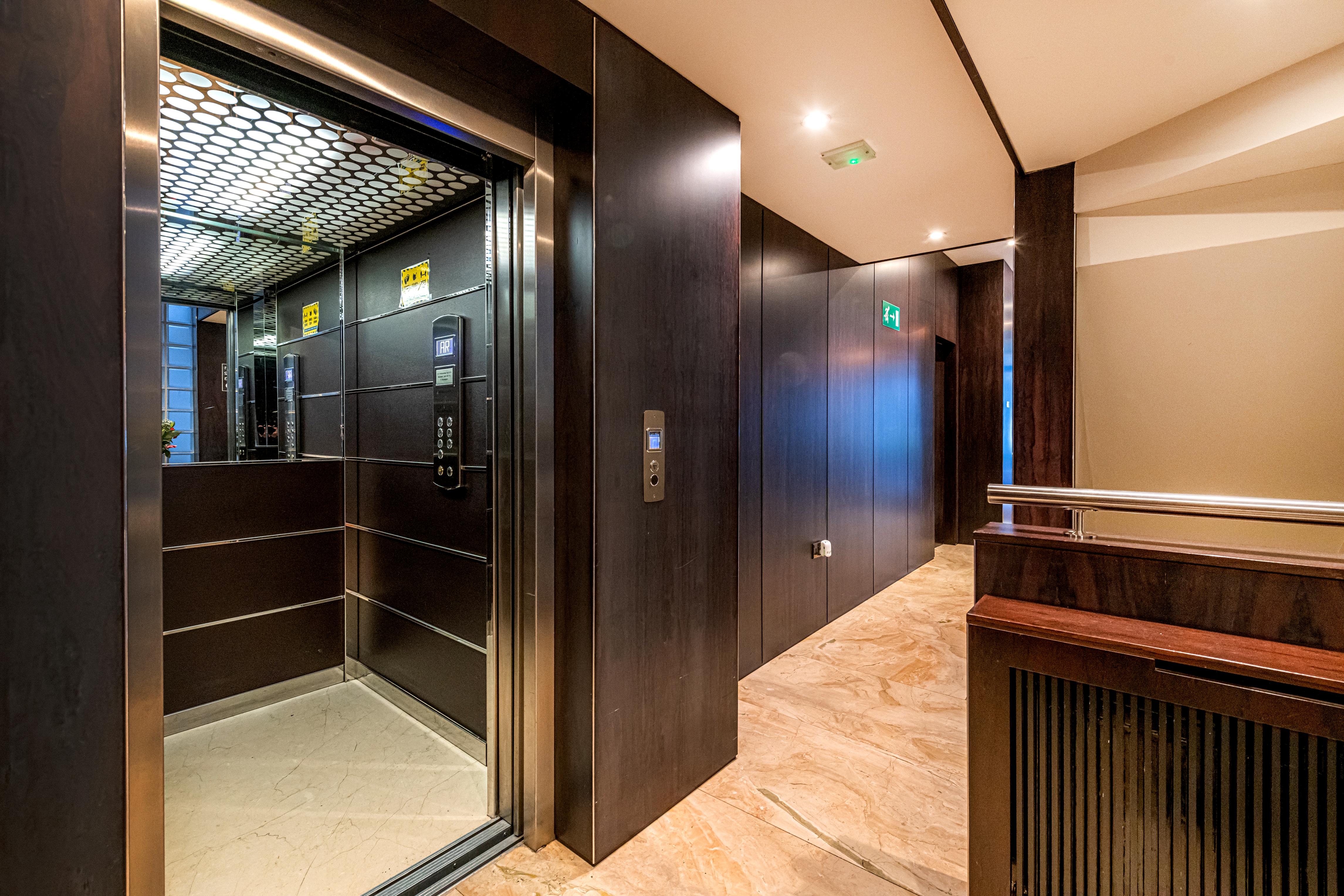 Claverley Court Apartahotel