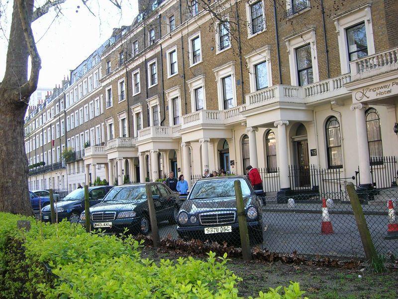 Kingswaypark At Park Avenue 3* London