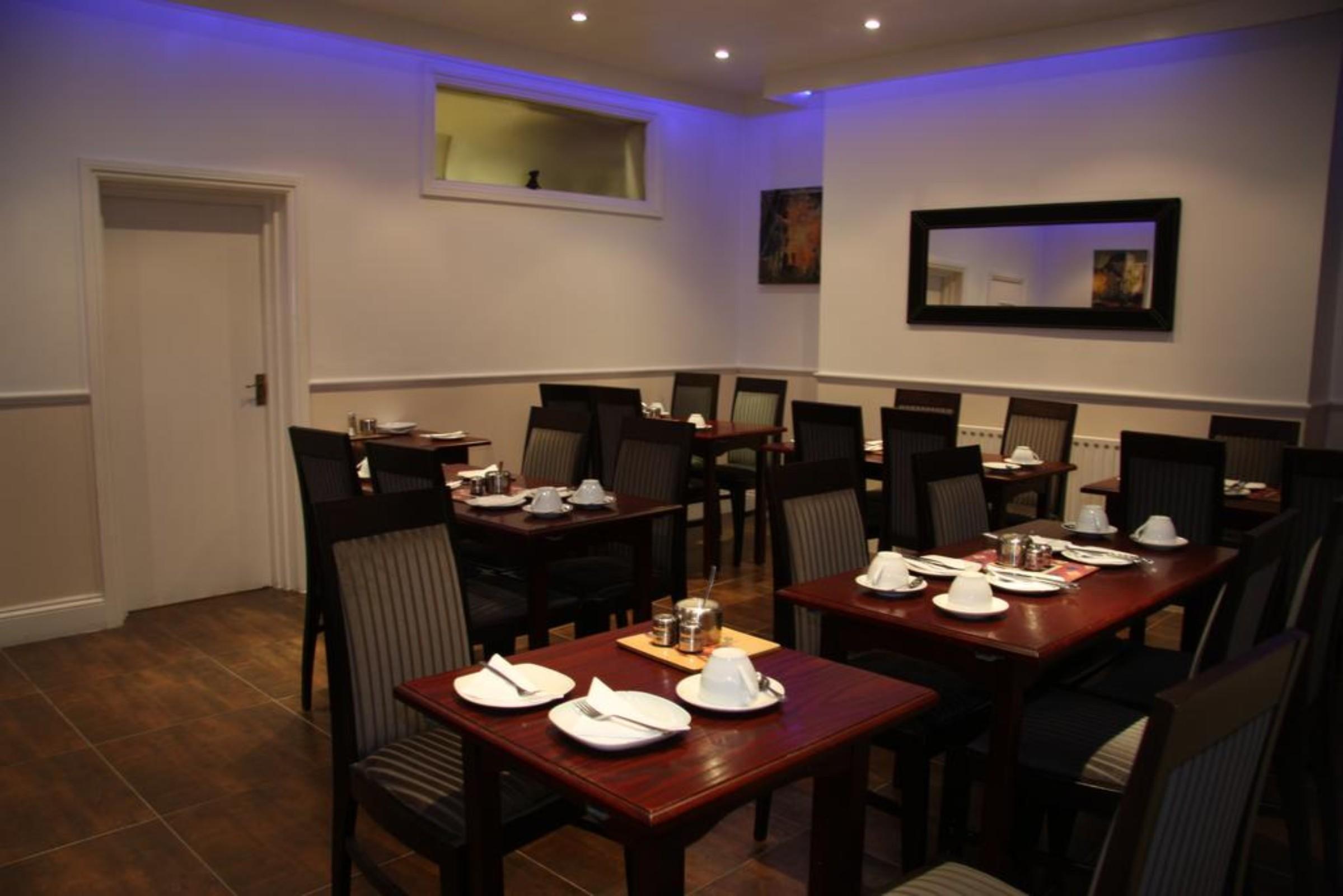Kingswaypark At Park Avenue London