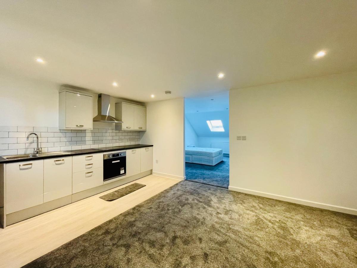 Layrek 1 Bedroom Flat Apartment London