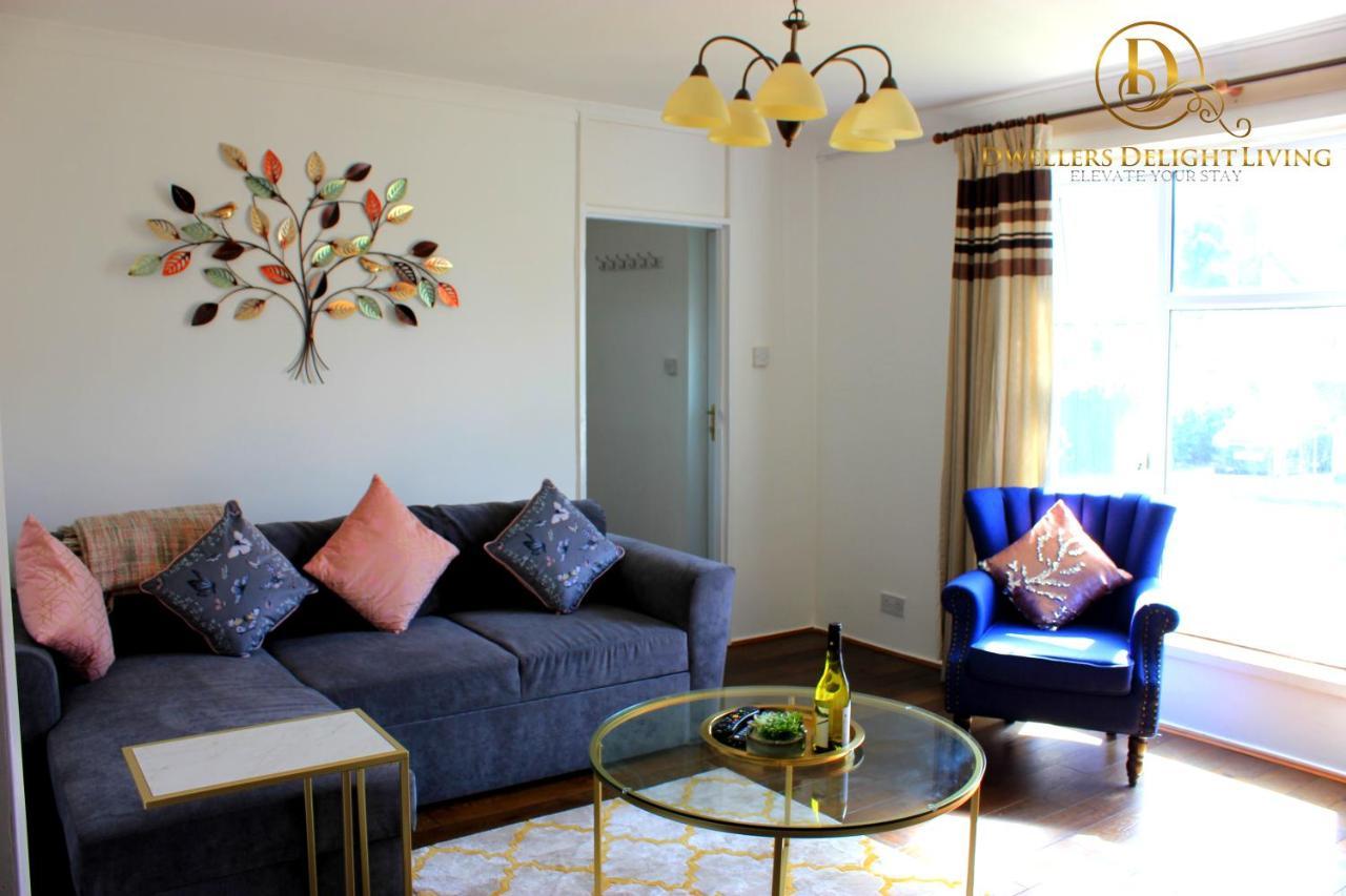 Dwellers Delight Living: Chigwell Family With Free Wi-fi & Parking Holiday home