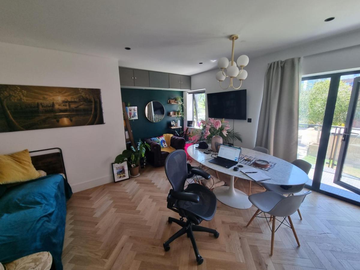 Bright Spacious In The Park Londen