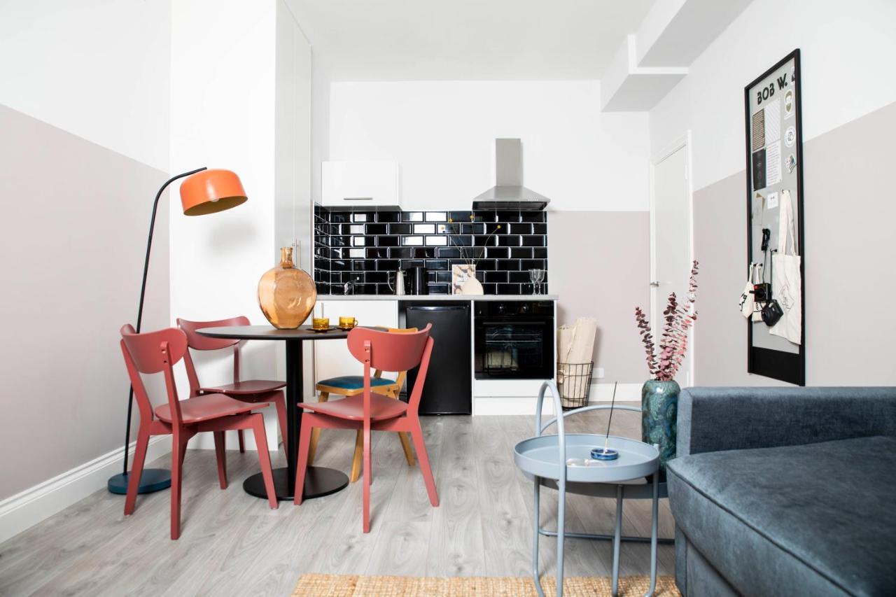 Bob W Commercial House London