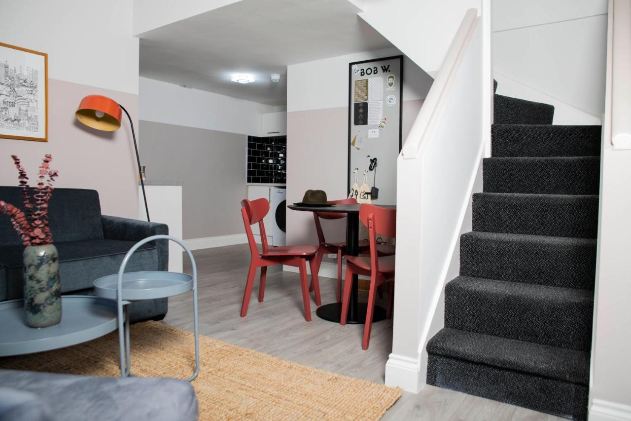 Bob W Commercial House * London