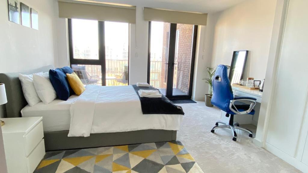 Spacious Modern Ensuite Bedroom Airport * London