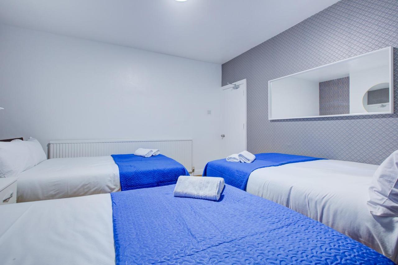 Guest house Twin Towerd London