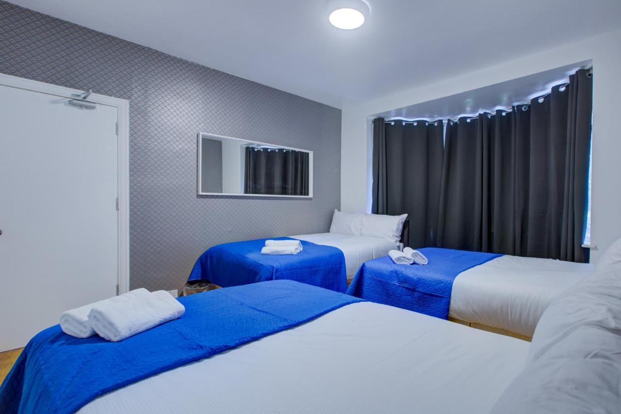 Guest house Twin Towerd London