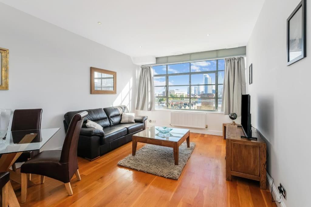 Leilighet Stylish 2 Bed Flat In Canal Side Gated Development