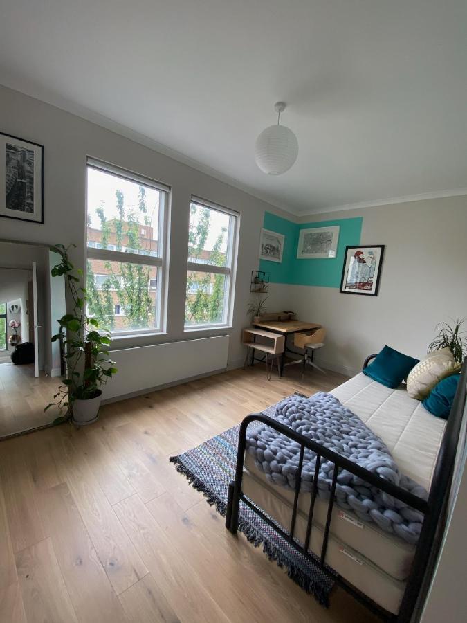 Bright & Beautiful Loft 10mins To Shoreditch * Londen