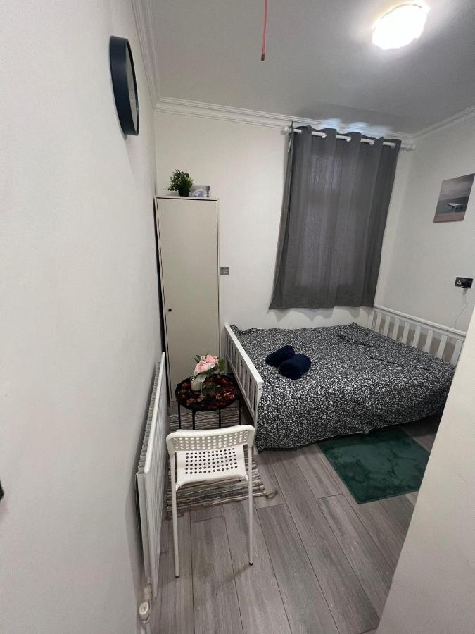 Lovely Close To Acton Station Apartamento Londres