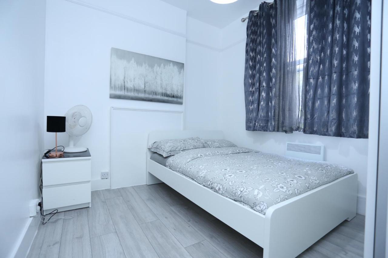 Town Apartment- Lewisham *