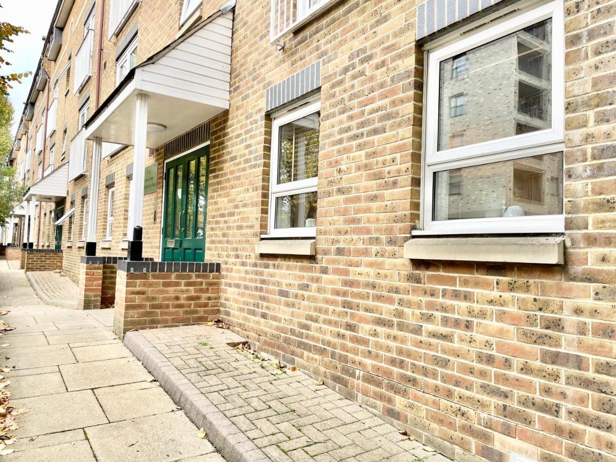 Leilighet Verwood Entire With Free Gated Parking On The Island London
