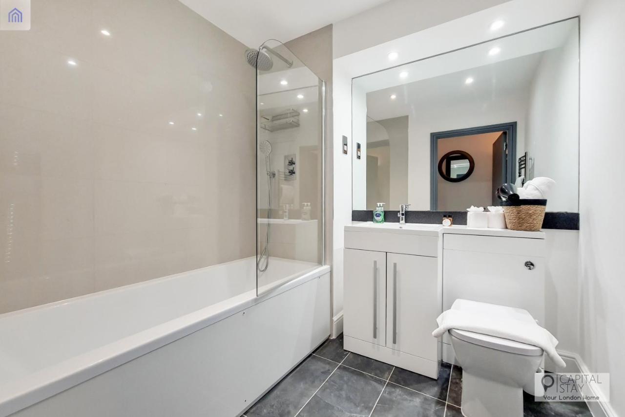 Leilighet Free Parking - Stylish Three Bedroom By Excel