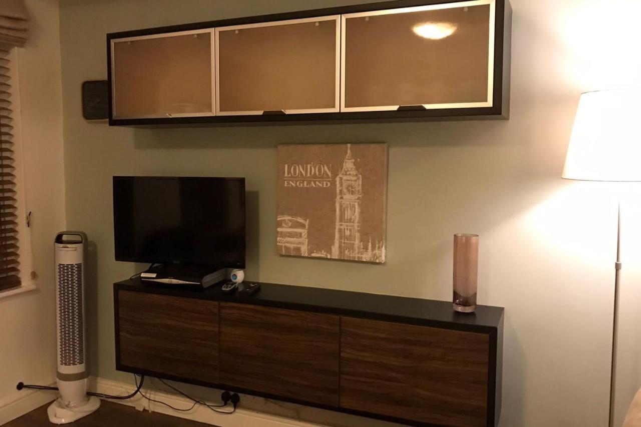 Stylish Studio Near Notting Hill Station! Londres