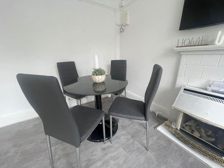 Lovely 2 Bed On Tower Bridge Leilighet London