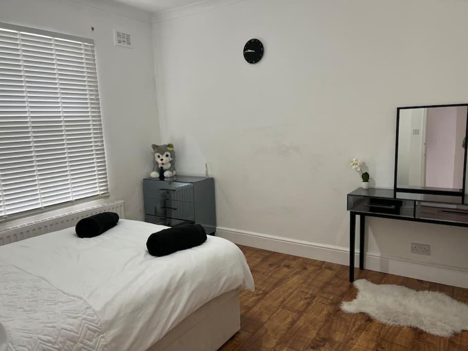 Lovely 1-bedroom With Free Parking & Garden. Apartamento