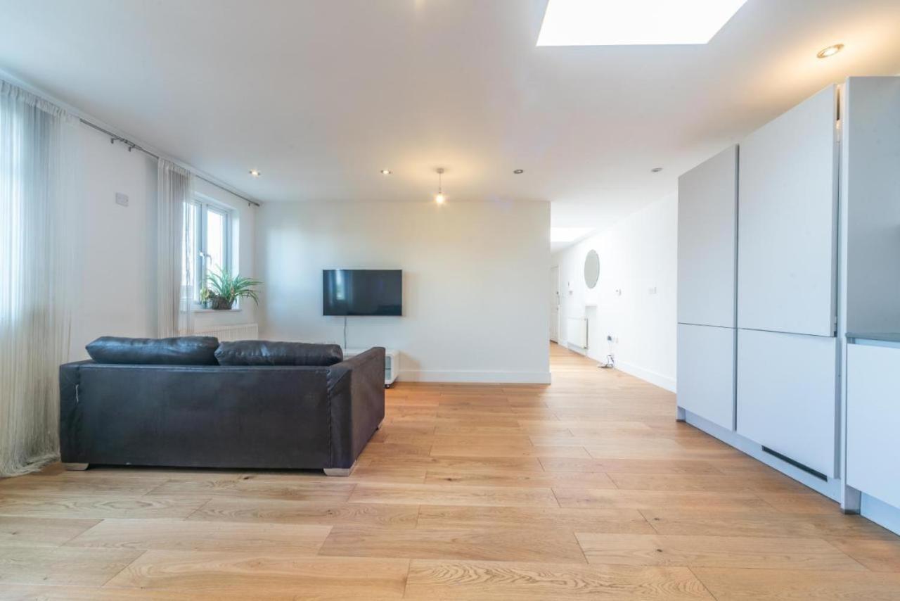 Lovely Penthouse Near Canary Wharf Leilighet London