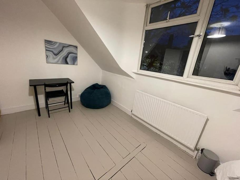 Stunning 2 Bedroom On Tower Bridge Londen