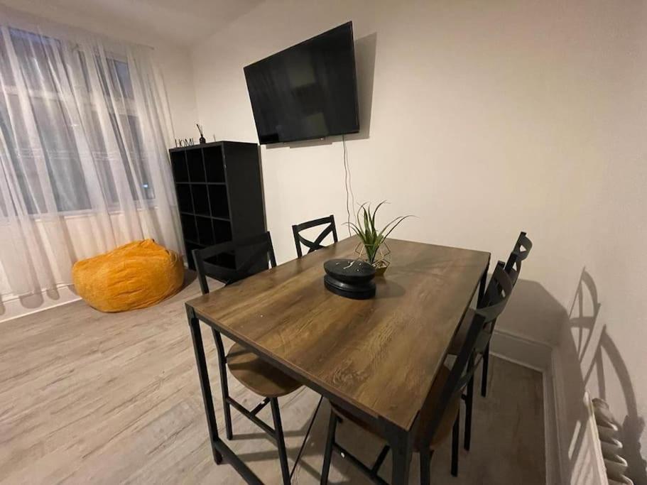 Appartement Stunning 2 Bedroom On Tower Bridge *