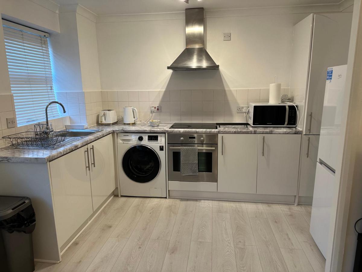 Stylish 1 Bedroom Close To Tooting Bec Station * Londen