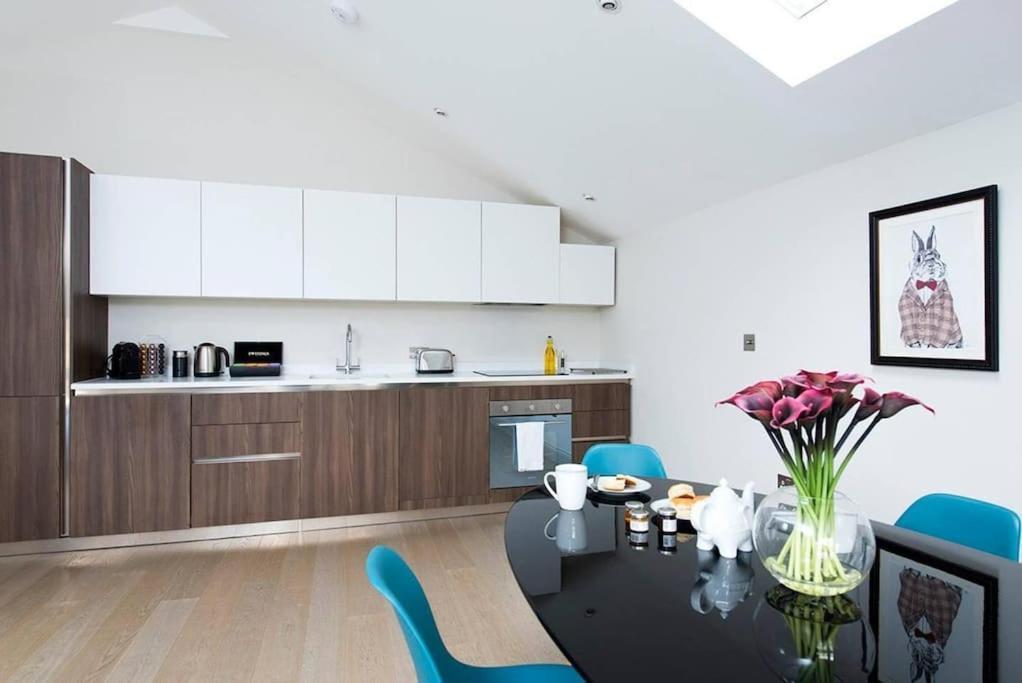 Recently Redecorated Bright And Spacious 1br Flat In West Apartment *