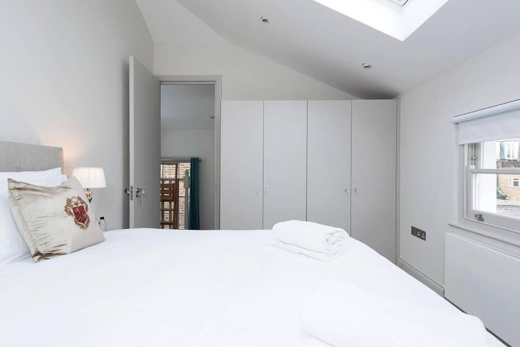 Apartment Recently Redecorated Bright And Spacious 1br Flat In West *