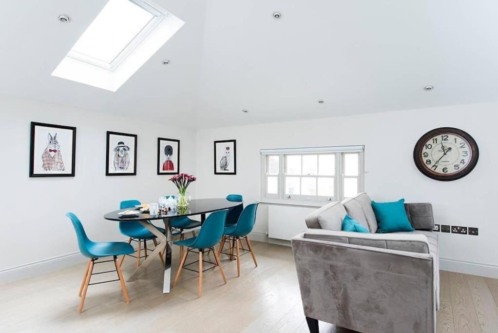 Apartment Recently Redecorated Bright And Spacious 1br Flat In West
