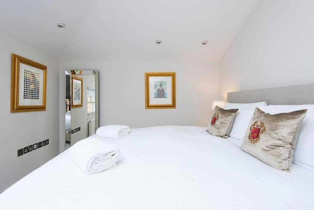 Apartment Recently Redecorated Bright And Spacious 1br Flat In West