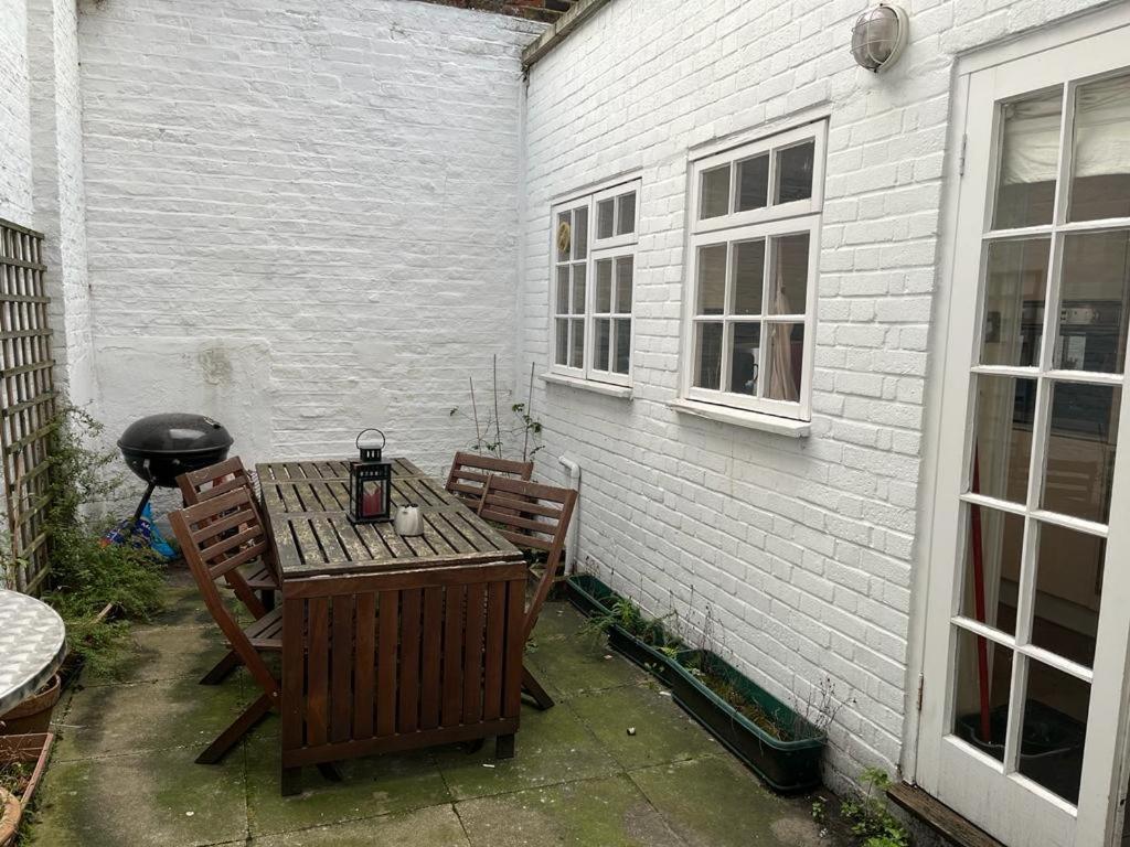 Private King Room With Huge En-Suite In Shared House In Marylebone Homestay London