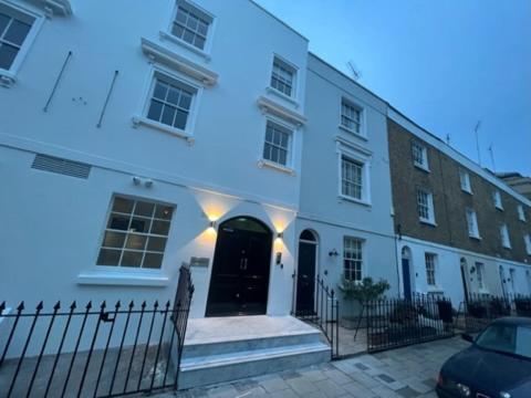 Private King Room With Huge En-Suite In Shared House In Marylebone *