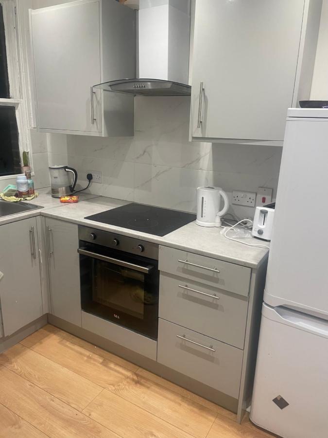 Privat overnatting Beautiful Loft With En-suit In A Family House, London