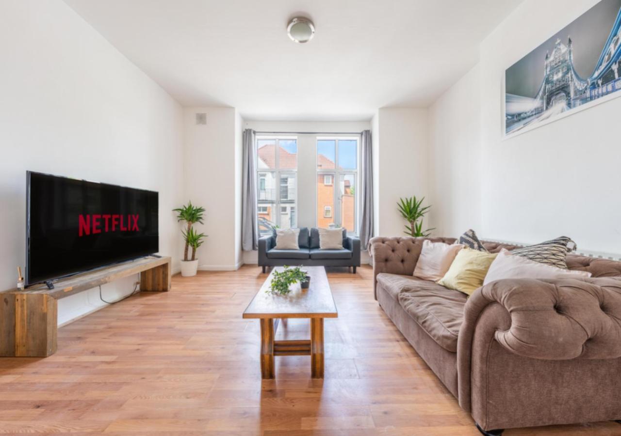 Spacious Cricklewood Sleeps 4 Appartement Londen