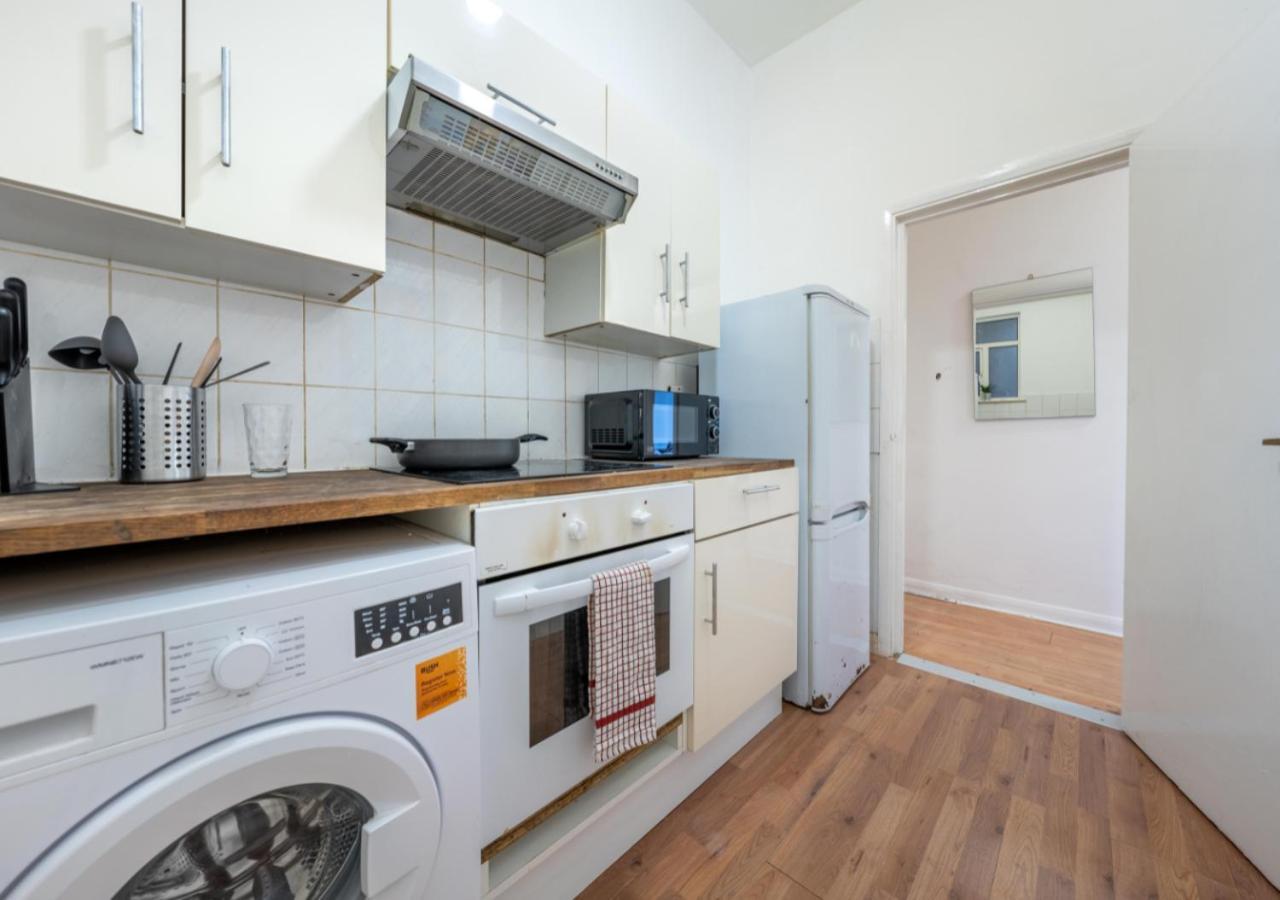 Spacious Cricklewood Sleeps 4