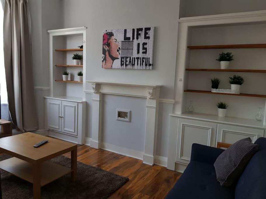 Apartment London. Gorgeous 2 Bed Flat Near Olympic Park. *