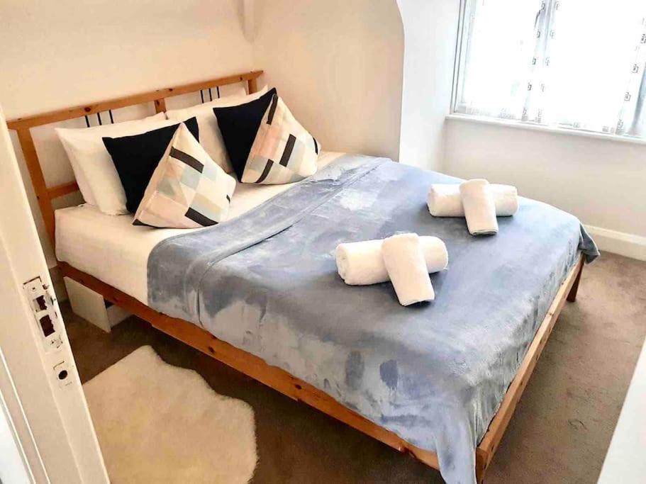 Spacious 3 Bed Flat Close To Central * London