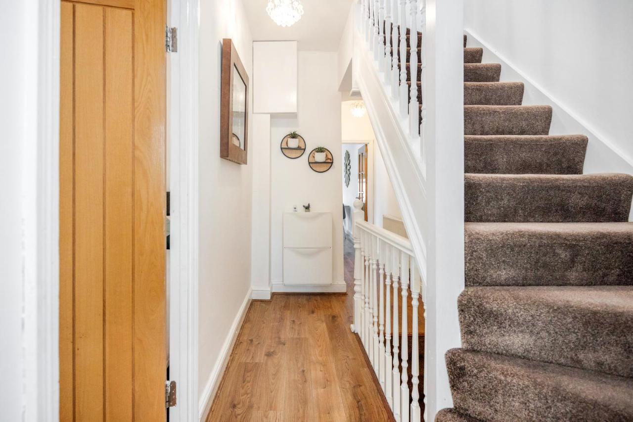 Entire Lovely Family With Parking, Wifi, Netflix, Self Check-in Appartement *