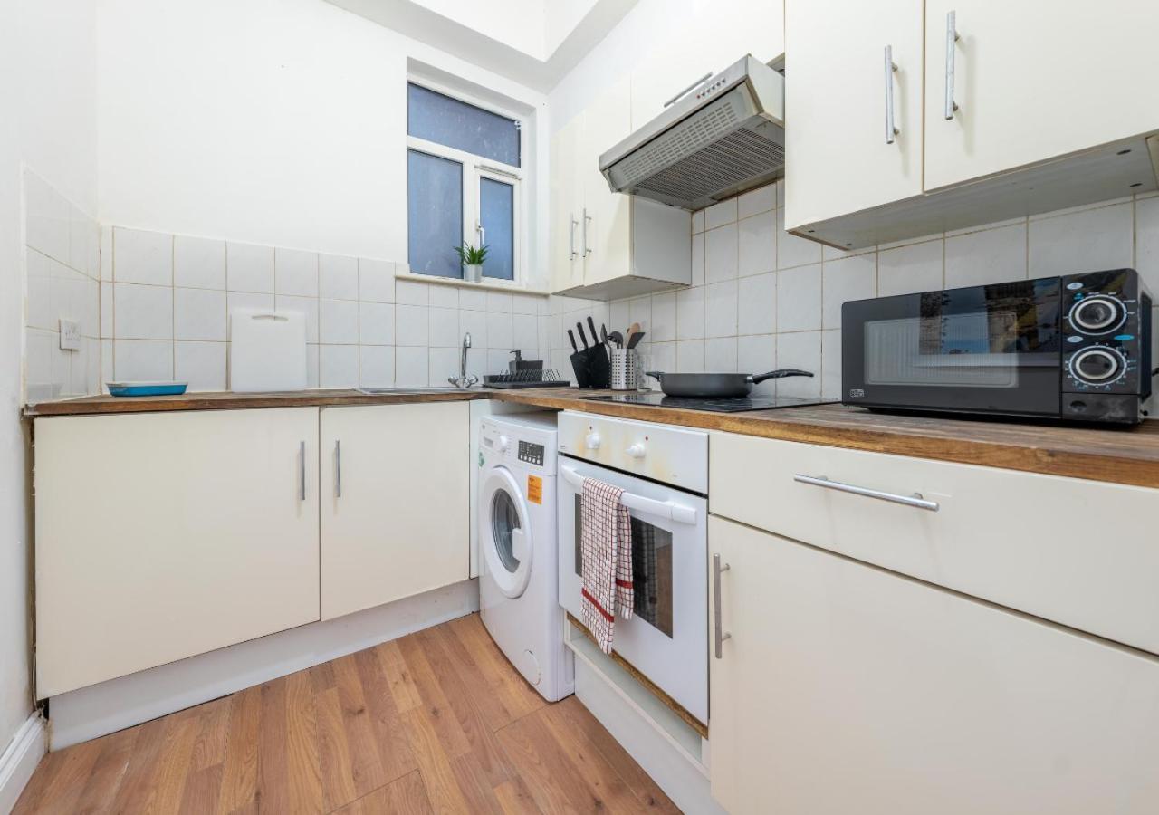 Spacious Cricklewood Sleeps 4 Appartement *