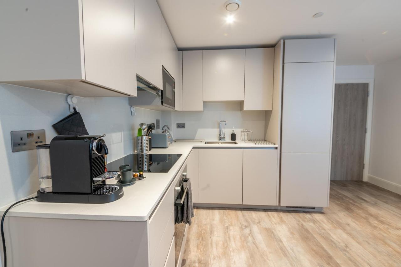Lux 2 Bedrooms - 2 Bathrooms - F7 * London