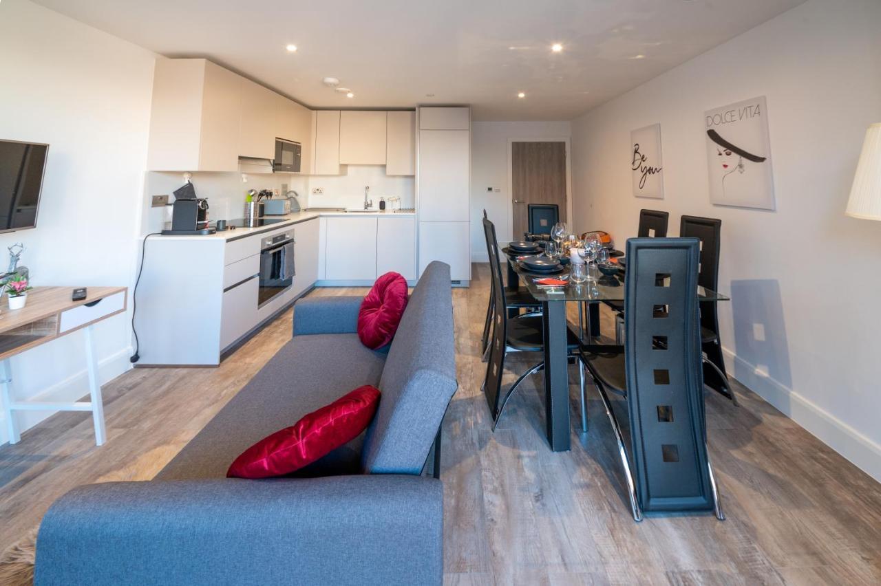 Lux 2 Bedrooms - 2 Bathrooms - F7 * London