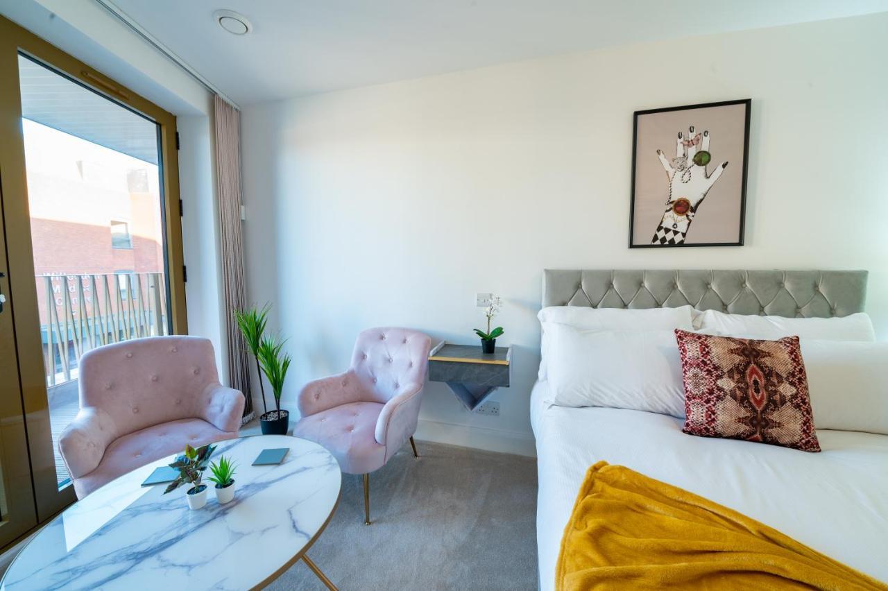 Lux 2 Bedrooms - 2 Bathrooms - F7 *