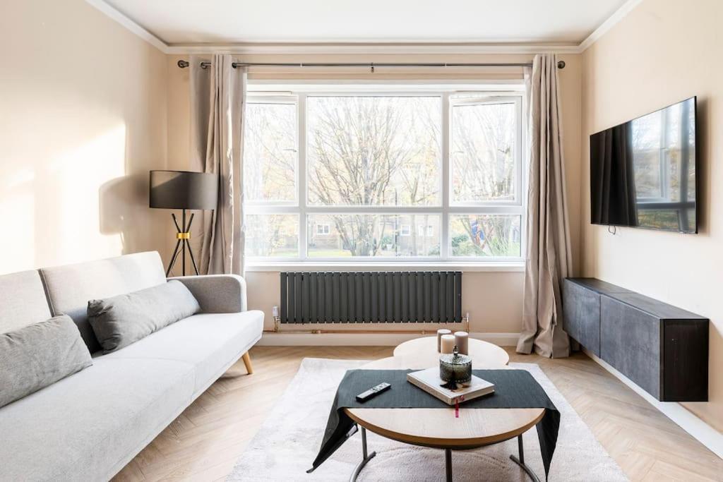 Riverside Serviced Apartment London