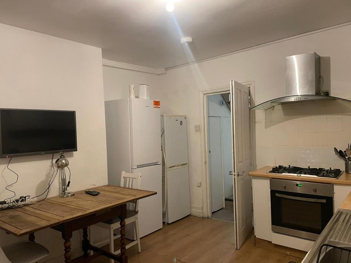 Balham, South Spacious 5, 6 Available *
