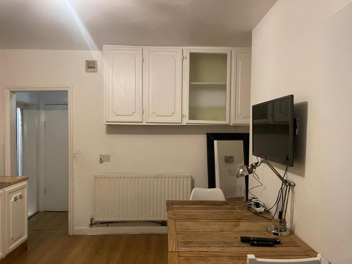 Balham, South Spacious 6, 6 Available Habitación en casa particular *